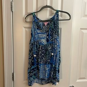 Lilly Pulitzer v neck top with tassel. Size XL